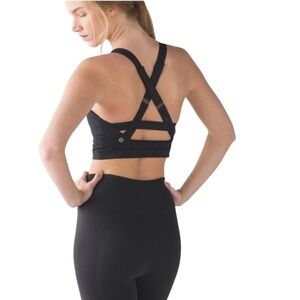Lululemon Pure Practice sports Bra Black
Luxtreme Strappy Back Size 6